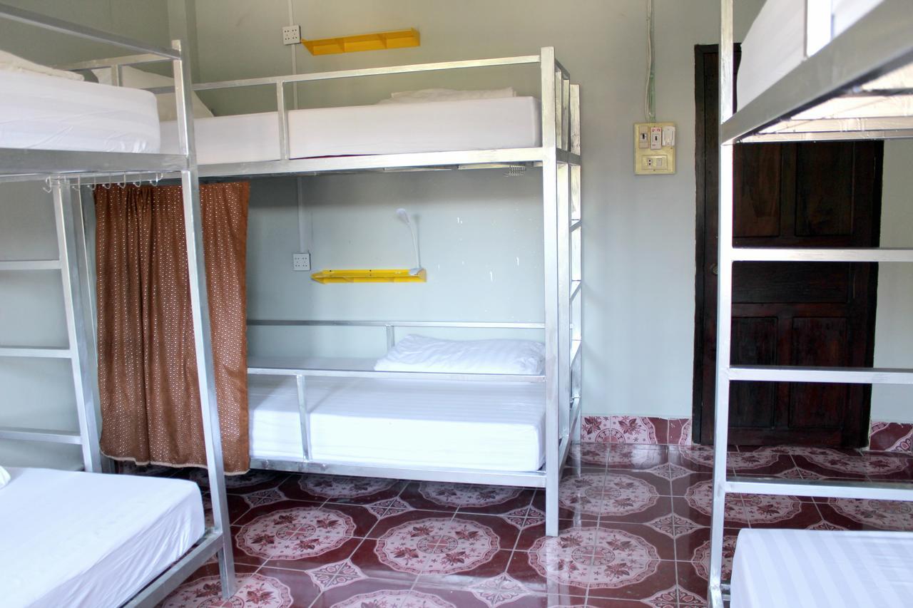 Aham Hostel (Adults Only) لوانغ برابانغ المظهر الخارجي الصورة