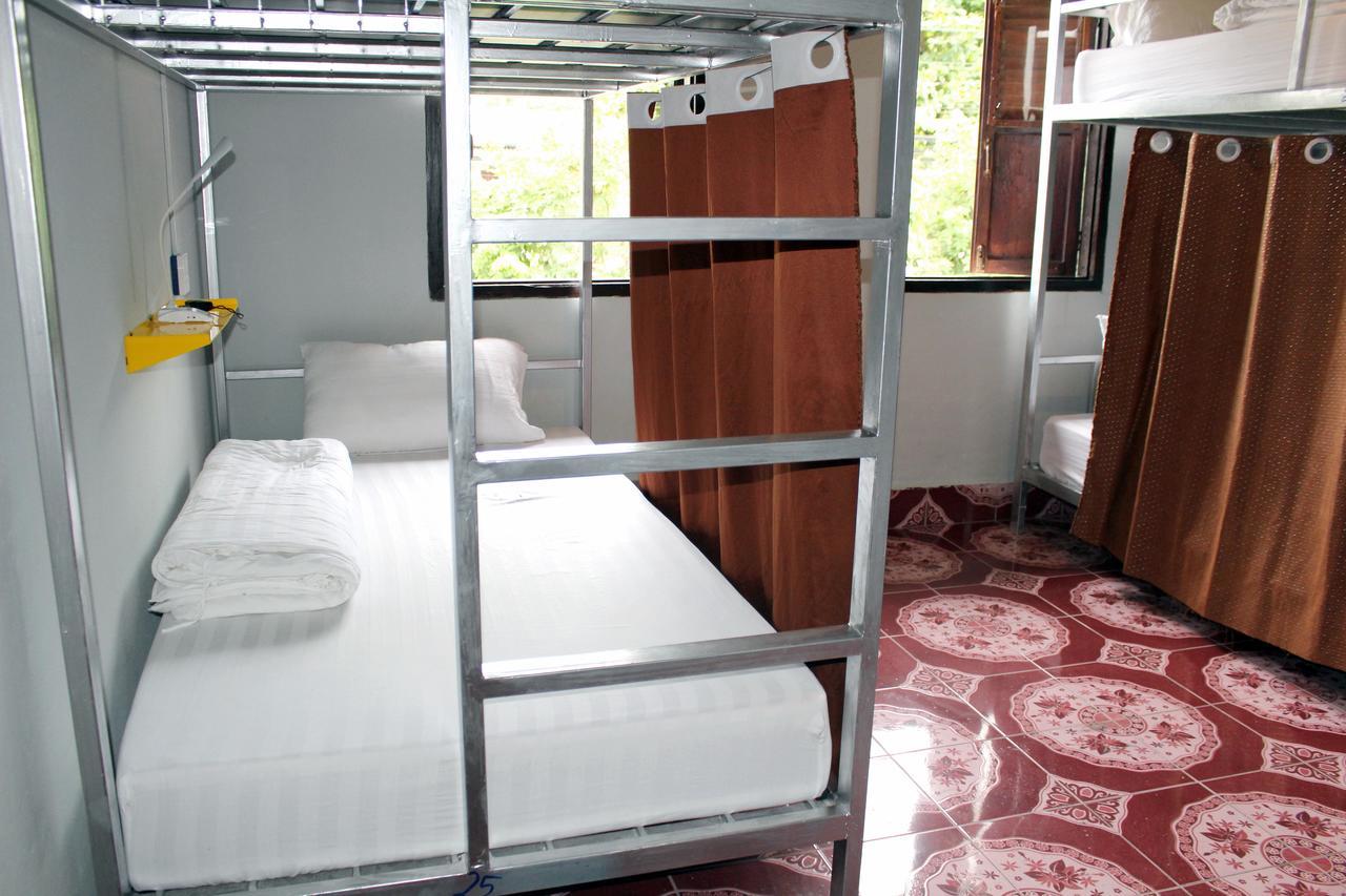 Aham Hostel (Adults Only) لوانغ برابانغ المظهر الخارجي الصورة